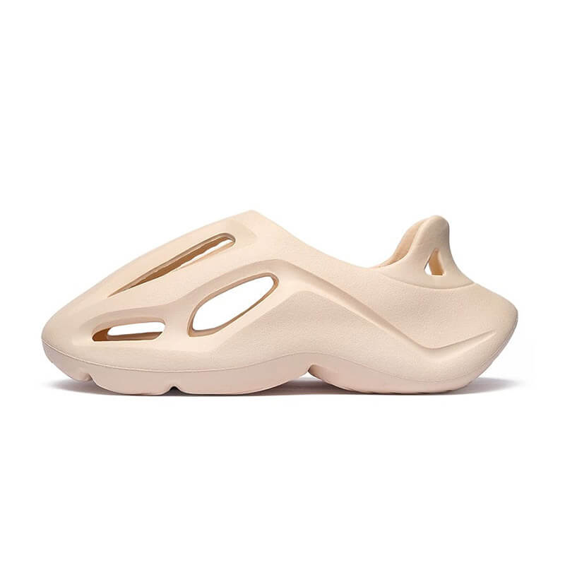 Maximalist Foam Runner Pure